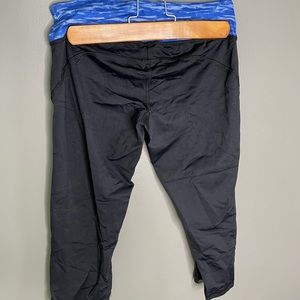 Below the knee length work out pants